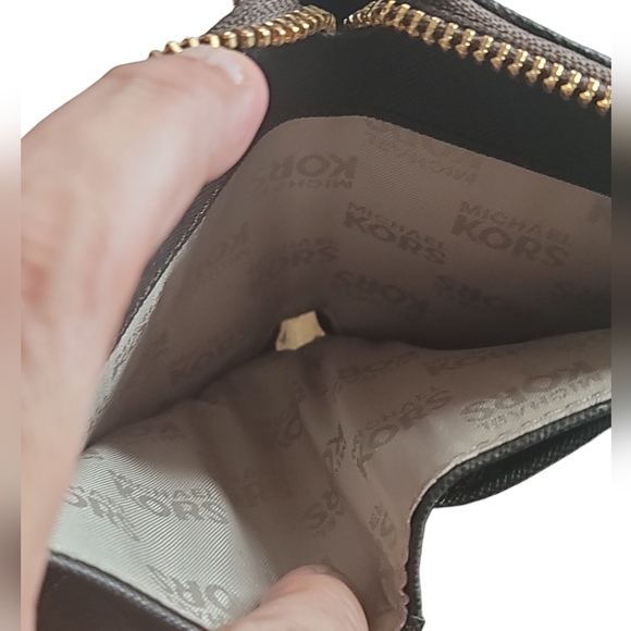Michael Kors Jet Set Nwt Signature Zip Around Bifold Wallet in Brow… - Picture 7 of 11